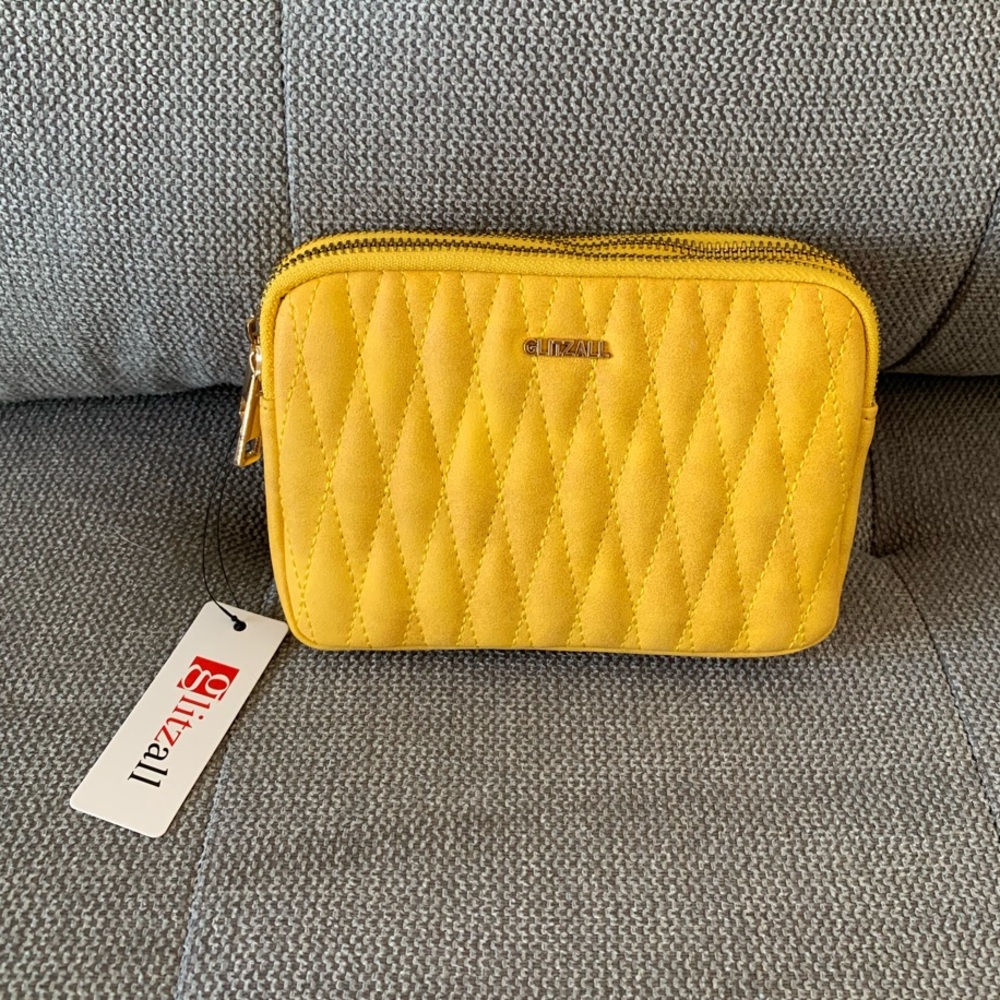 {Glitzall} NWT! Quilted Crossbody Bag